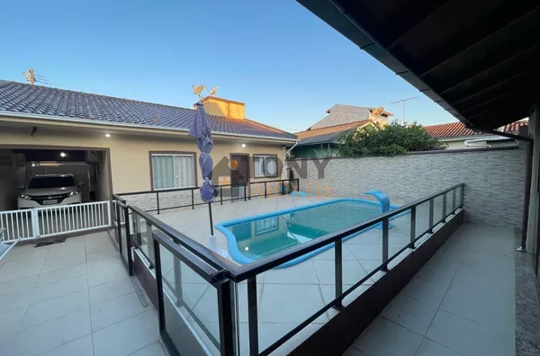 Casa com Piscina +  área gourmet 