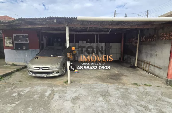 Casa à venda no bairro Serraria - São José - SC.