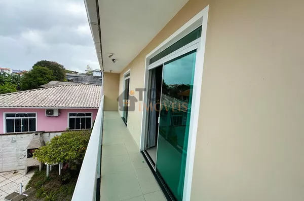 CASA EM BARREIROS 4 QUARTOS BEM LOCALIZADA 