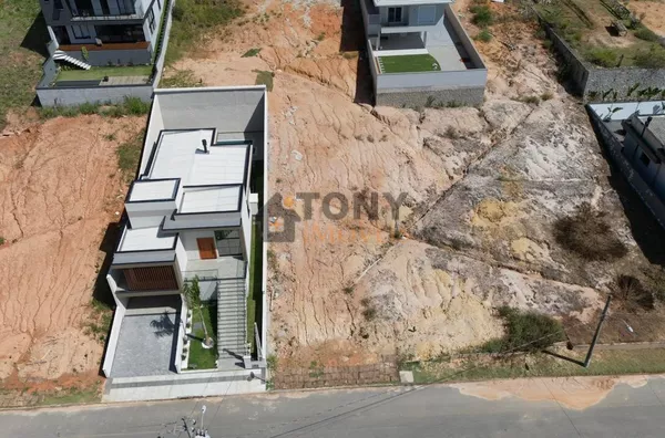 TERRENO EM CONDOMINIO FECHADO