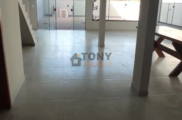 CASA COM 3 QUARTOS E 180M2 LOTEAMENTO ALTA VISTA