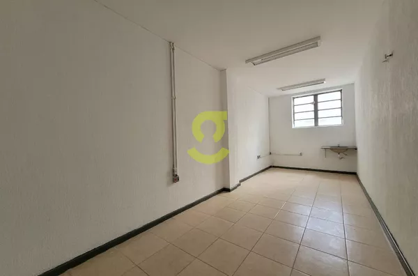 Ampla sala comercial, 500m² priv,