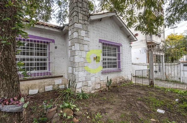 Casa comercial para aluguel com 223m²,  térreo, pátio, laleira, churrasqueira, garagem, Menino Deus, Porto Alegre