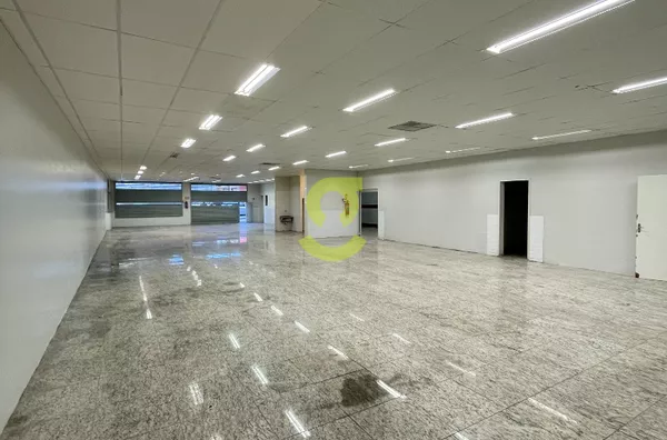 Ótima loja comercial, ponto espetacular reformada!