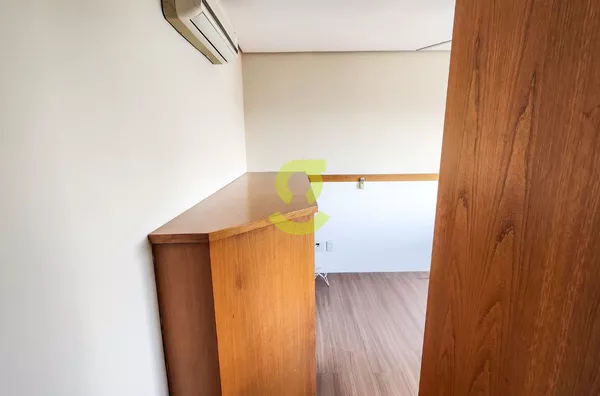 Ótima cobertura, totalmente reformada, 115m priv, ar condicionados, churrasqueira, lareira, lavabo, terraço, 1 dorm e 1 vaga!