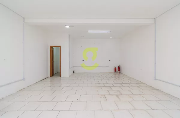 Loja com 73m², no empreendimento Cristal Shop.