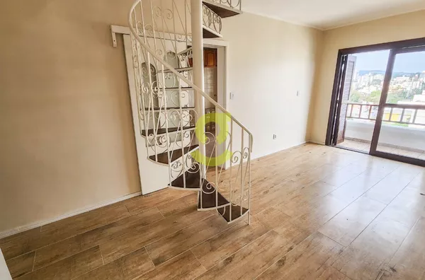 Ótima cobertura TODA reformada, andar alto, vista espetacular para o bairro, 2 dormitorios, 1 vaga