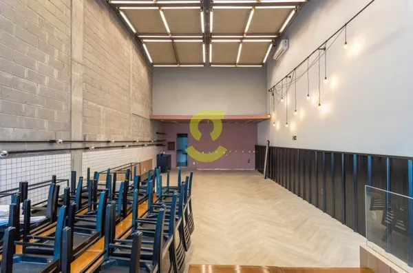 Loja de 119m, em condomínio imponente e próximo a orla do Guaíba!