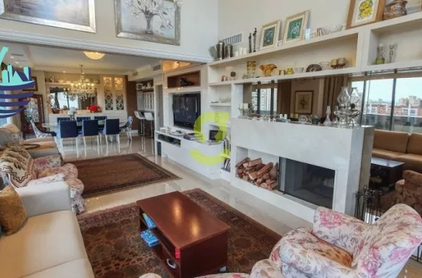 Espetacular apto ,andar alto, vista espetacular, 235m 4 suites, 3 vagas individuais