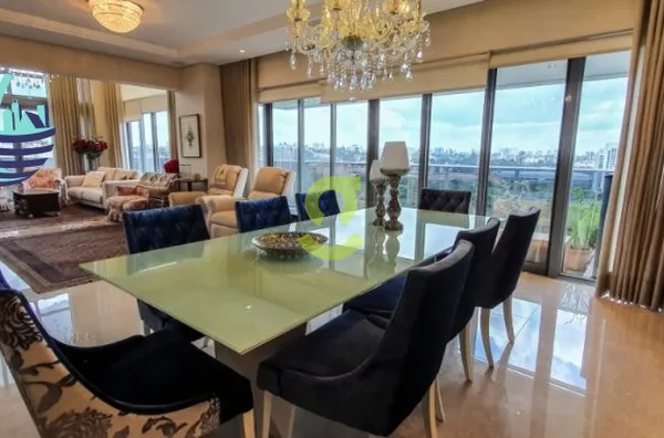 Espetacular apto ,andar alto, vista espetacular, 235m 4 suites, 3 vagas individuais