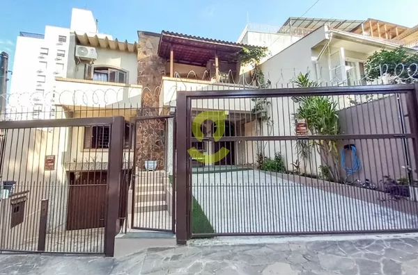 Casa mobiliada, 287m, 4 dorm, churrasqueira e 5 vagas!