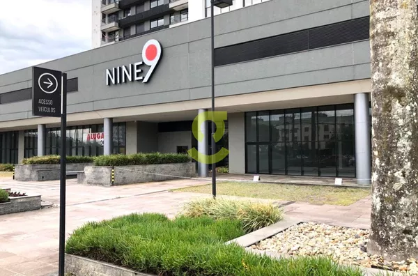 Linda loja com fachada de vidro para aluguel,  Jardim Botânico, Porto Alegre