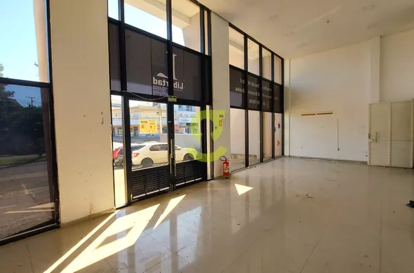 Prédio Comercial com 1500m², fachada imponente, 3 andares, 50 vagas. Igara, Canoas