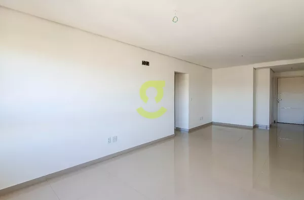 Amplo apto 2 dorm, 82m priv, suite e 2 vagas de garagem!