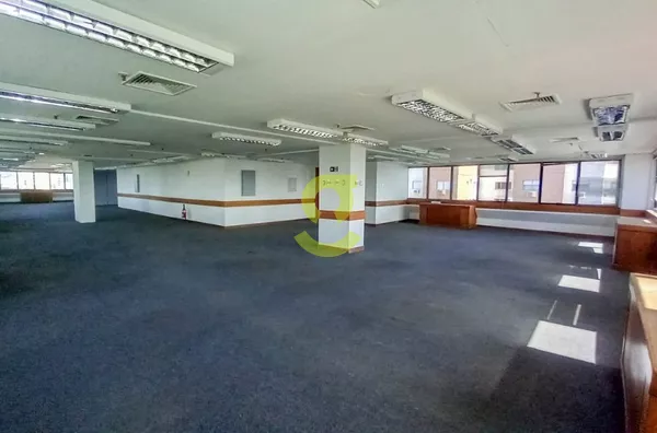 Sala comercial, andar inteiro, 380m priv, 4 banheiros, vista panoramica, 7 vagas!