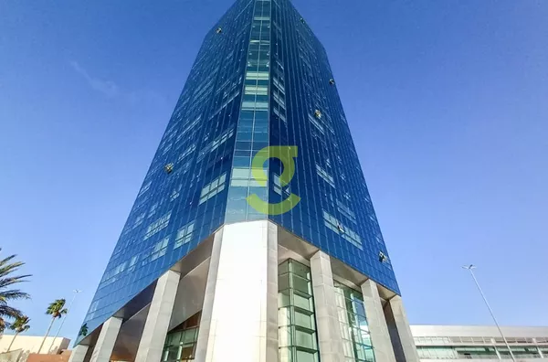 Ótima sala comercial, meio pavimento, 287m, 7 salas e 7 vagas de frente para o Guaiba!