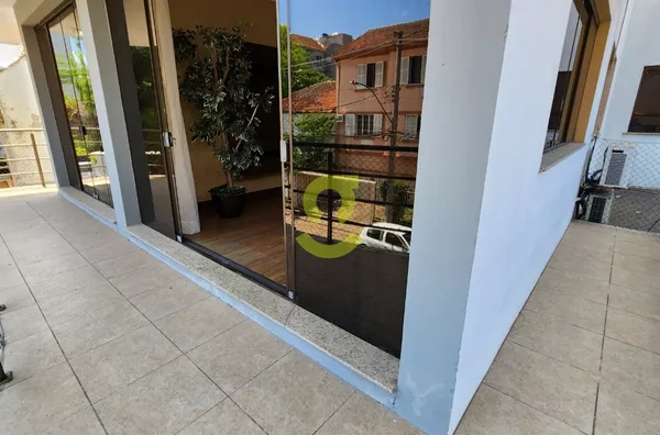 Ótimo apto mobiliado, 110m priv, sacada, churrasqueira, lareira, lavabo, 2 suites, 2 vagas!