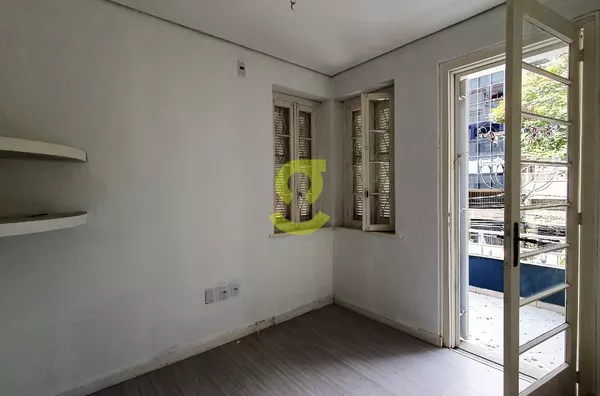 Casa comercial duplex, 350m priv,12 ambientes, 3 banheiros, 12 vagas