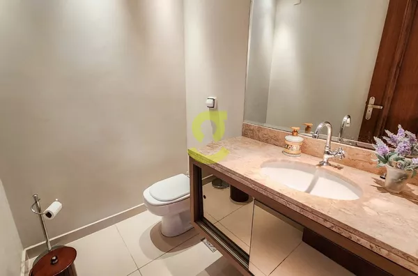 Espetacular Apto MOBILIADO, um por andar, 195m, andar alto, lareira, churrasqueira, 3 suites, 4 vagas!