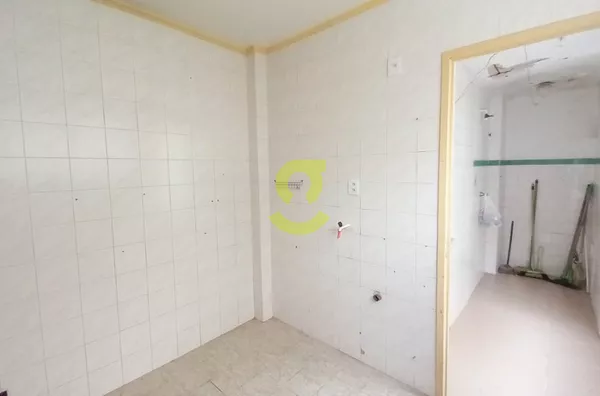 Apto térreo, 62m priv, 3 dormitórios, desocupado, 1 vaga rotativa!