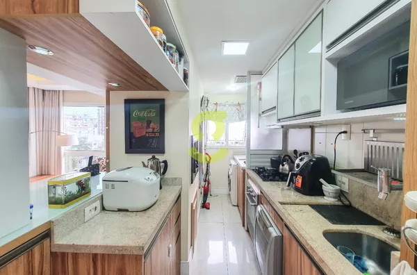 Ótimo apto semi mobiliado, 80m privativos, churrasqueira, 2 dorm, suite, 2 vagas e infra! 