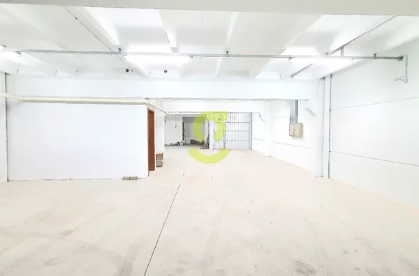 Lindo Prédio Comercial Para Locação, 900m² totais e 634m², Privativo. 11 vagas