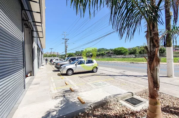 Loja comercial de 180m em Avenida de alto fluxo !