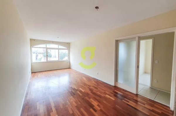 Apto de 82m, 2 dorm, depend emp, 1 vaga!