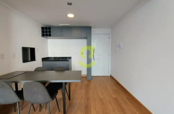 Apartamento de 49m², 1 dormitório suíte, semi mobiliado, churrasqueira, sacada, infra. Auxiliadora Porto Alegre