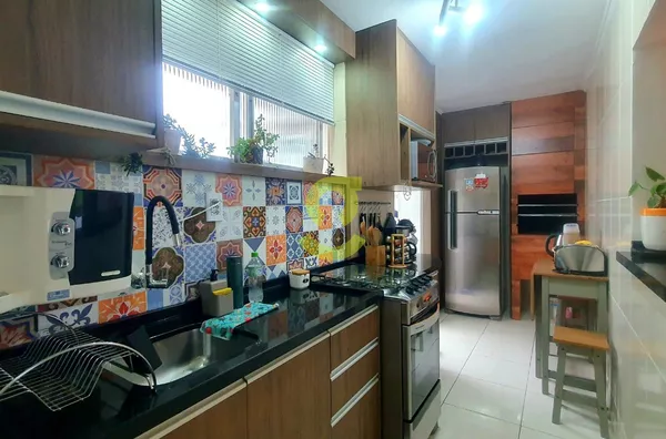 Apartamento 58m², todo reformado, churrasqueira, 2 dormitórios, semi mobiliado. Jardim Botanico