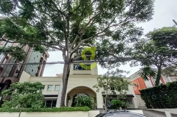 Sala comercial, semi mobiliado, 2 salas e vaga!