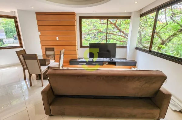 Ótimo apartamento MOBILIADO, 60m privativos, 1 dorm, ar condicionado, vaga garabem coberta e infra!