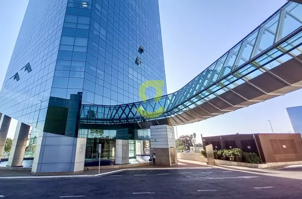 Ótima sala comercial, meio pavimento, 287m, 7 salas e 7 vagas de frente para o Guaiba!