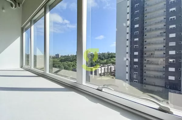 Ótima sala comercial, dividida em 5 salas separada e 5 vagas!