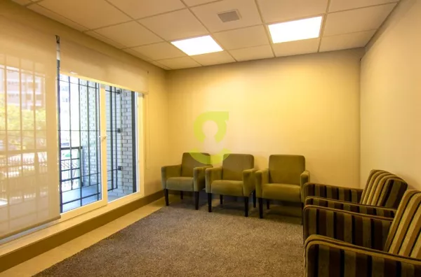 Linda Casa Comercial em bairro Nobre, 464m², equipada e estruturada.