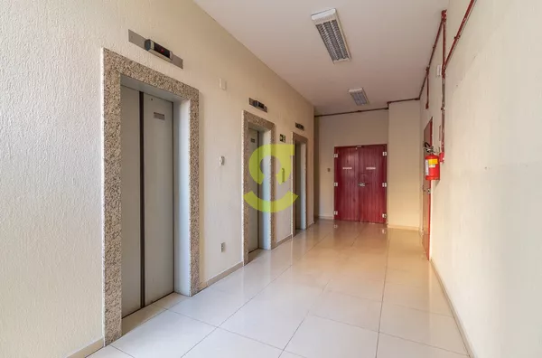 Ampla sala comercial, 1.073,49m² priv,