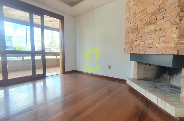 Amplo apartamento com lareira e sacada, 218m², 2 dormi, dependencia, Jardim Lindoia.