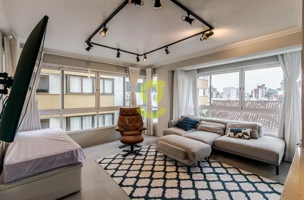 Apartamento de Luxo Mobiliado, 84m², 2 suites, 3 banhei, reformado, lareira, Bela Vista, Porto Alegre.