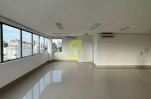 Sala comercial, andar inteiro, 171m², 3 vagas!