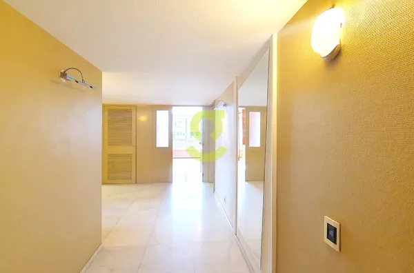 AMPLO APARTAMENTO, 195M², SEMI MOBILIADO, 3 DORM, MOINHOS DE VENTO.