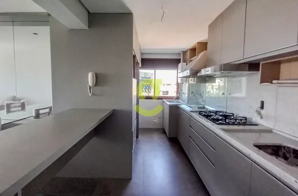 Apto semi mobiliado, churrasqueira, 2 dorm, suite, vaga e infra!