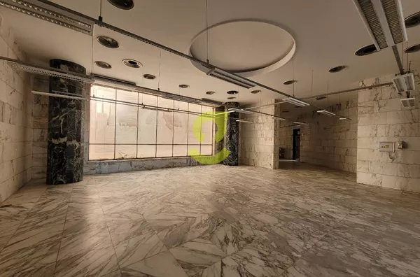 Ampla sala comercial, 1.500m² priv,