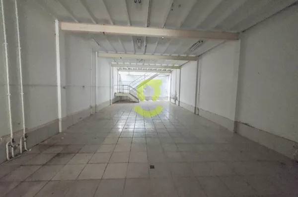 Prédio comercial, 4 andares, 320m, em ótima localização!