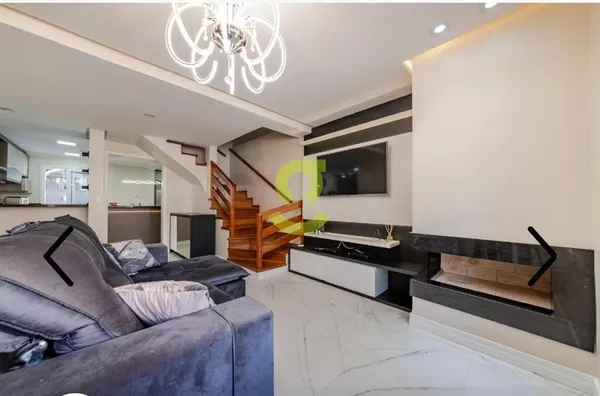 Ótima casa em condomínio, 175m priv, piscina, lareira, churrasqueira, 3 dorm, suite, closet, 2 vagas e infra completa! 