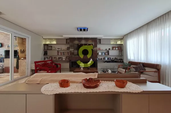 Excelente casa MOBILIADA, 346m priv, 3 dorm, 3 suítes, sacada, churrasqueira, lareira, depend empregada, 2 vagas!