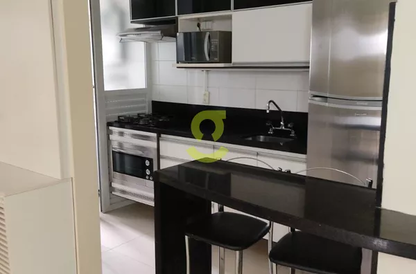 Ótimo apartamento mobiliado, 71m priv, churrasqueira, 2 dorm, suíte e 2 vagas individuais e cobertas!