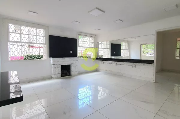 Casa comercial a venda em bairro Nobre, reformada, 207m².