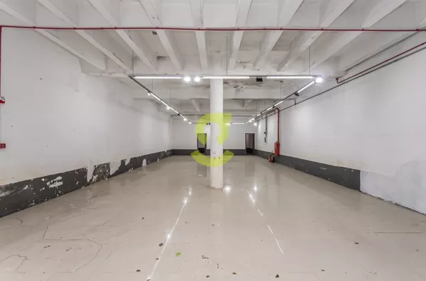 Loja para aluguel, 260m², banheiro, piso porcelanato, Navegantes, Porto Alegre