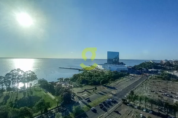 Ótima sala comercial, meio pavimento, 287m, 7 salas e 7 vagas de frente para o Guaiba!