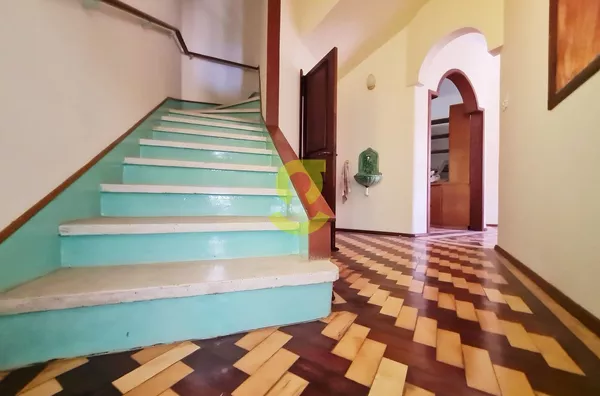 Ótima casa comercial, toda reformada, 300m priv, no bairro Petropolis!